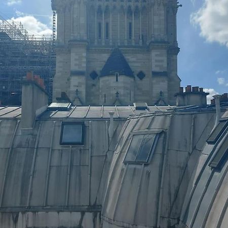 Appartamento Duplex Notre-Dame De Parigi Esterno foto
