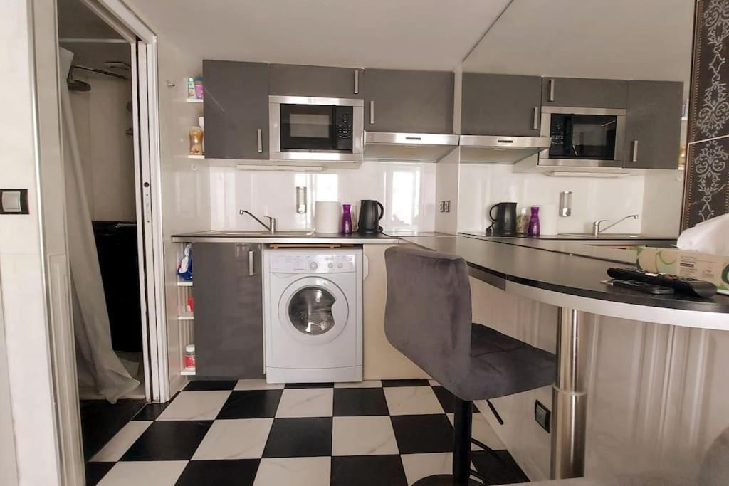Appartamento Duplex Notre-Dame De Parigi Esterno foto