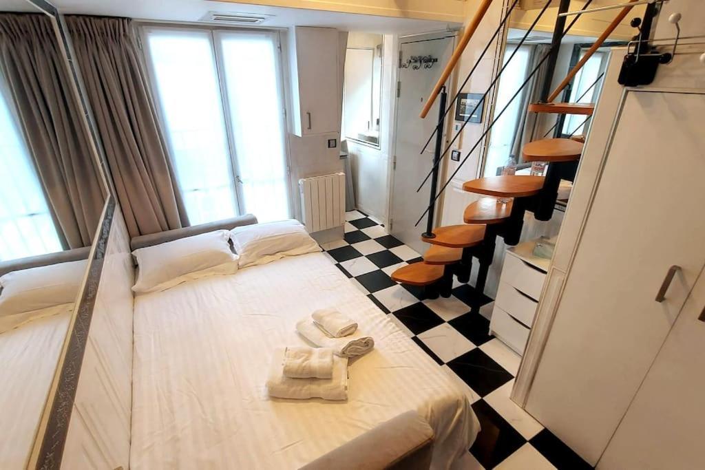Appartamento Duplex Notre-Dame De Parigi Esterno foto